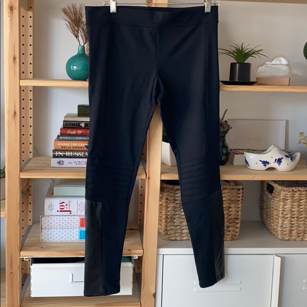 Ruhe - Vegan Leather Moto Leggings